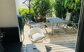 GARDEN Apartment PLUS private Beach